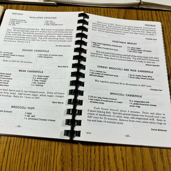 Recipe Book Collection - Blue, Red, Cream - Picture 3 of 5